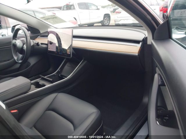 Photo 4 VIN: 5YJ3E1EA7JF152723 - TESLA MODEL 3 