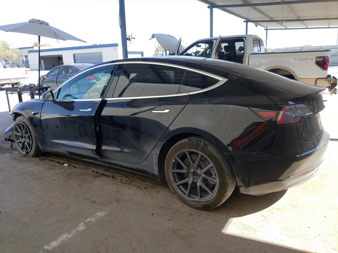 Photo 1 VIN: 5YJ3E1EA7JF157047 - TESLA MODEL 3 