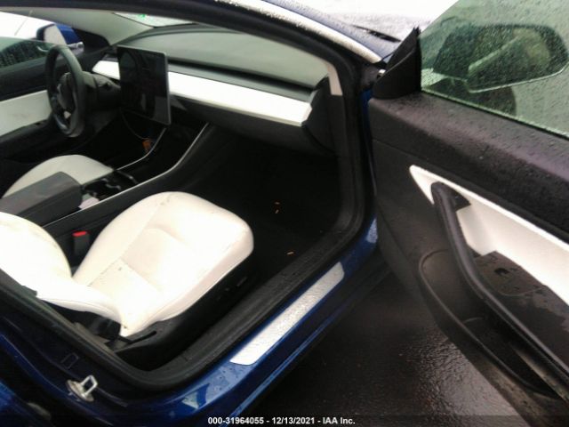 Photo 4 VIN: 5YJ3E1EA7KF327795 - TESLA MODEL 3 