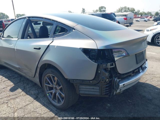 Photo 5 VIN: 5YJ3E1EA7KF394610 - TESLA MODEL 3 