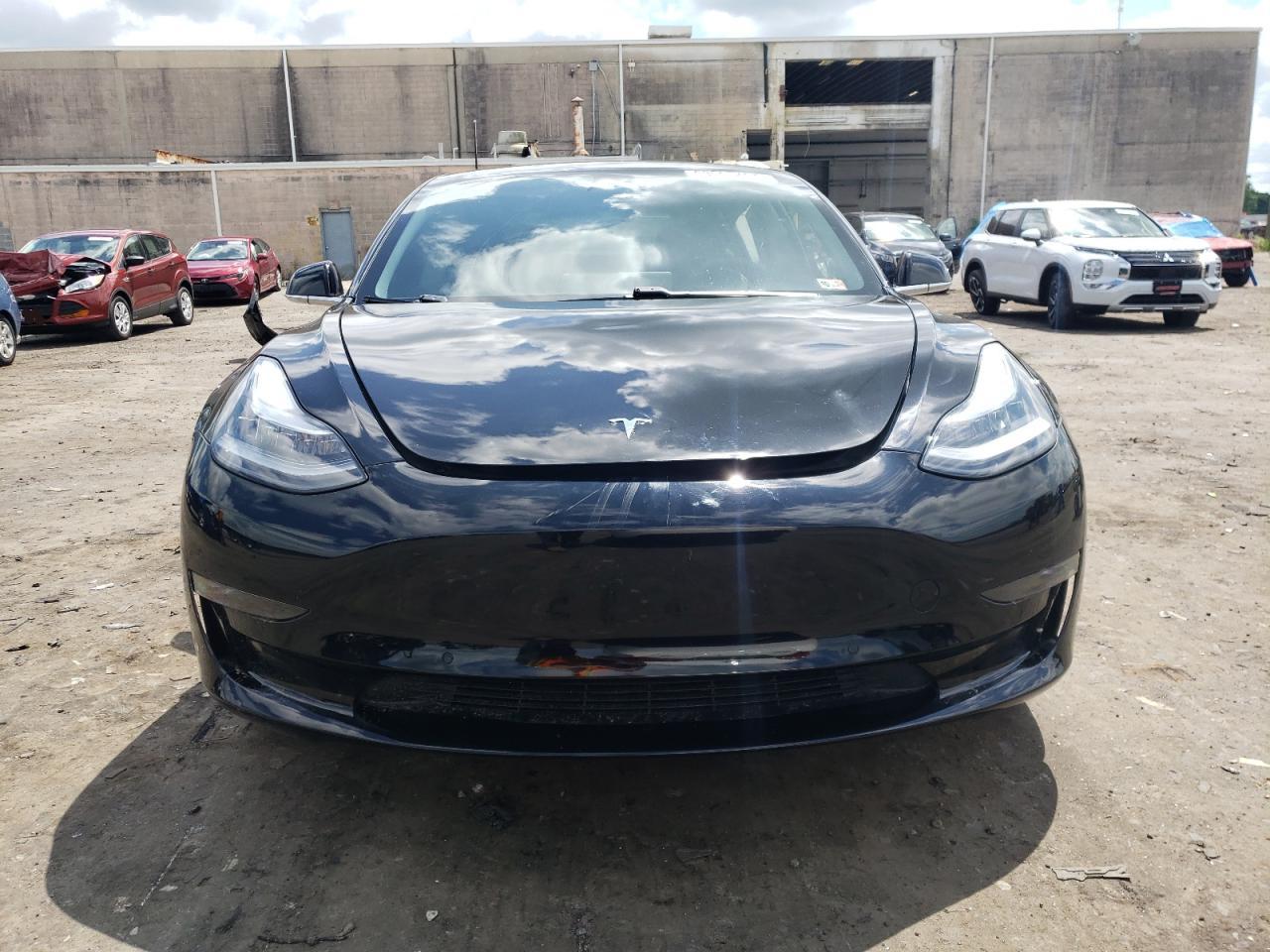 Photo 4 VIN: 5YJ3E1EA7KF410546 - TESLA MODEL 3 