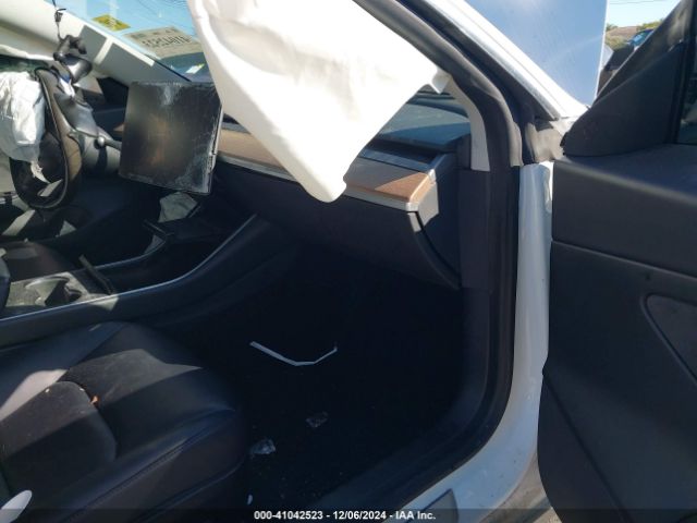 Photo 4 VIN: 5YJ3E1EA7LF659012 - TESLA MODEL 3 