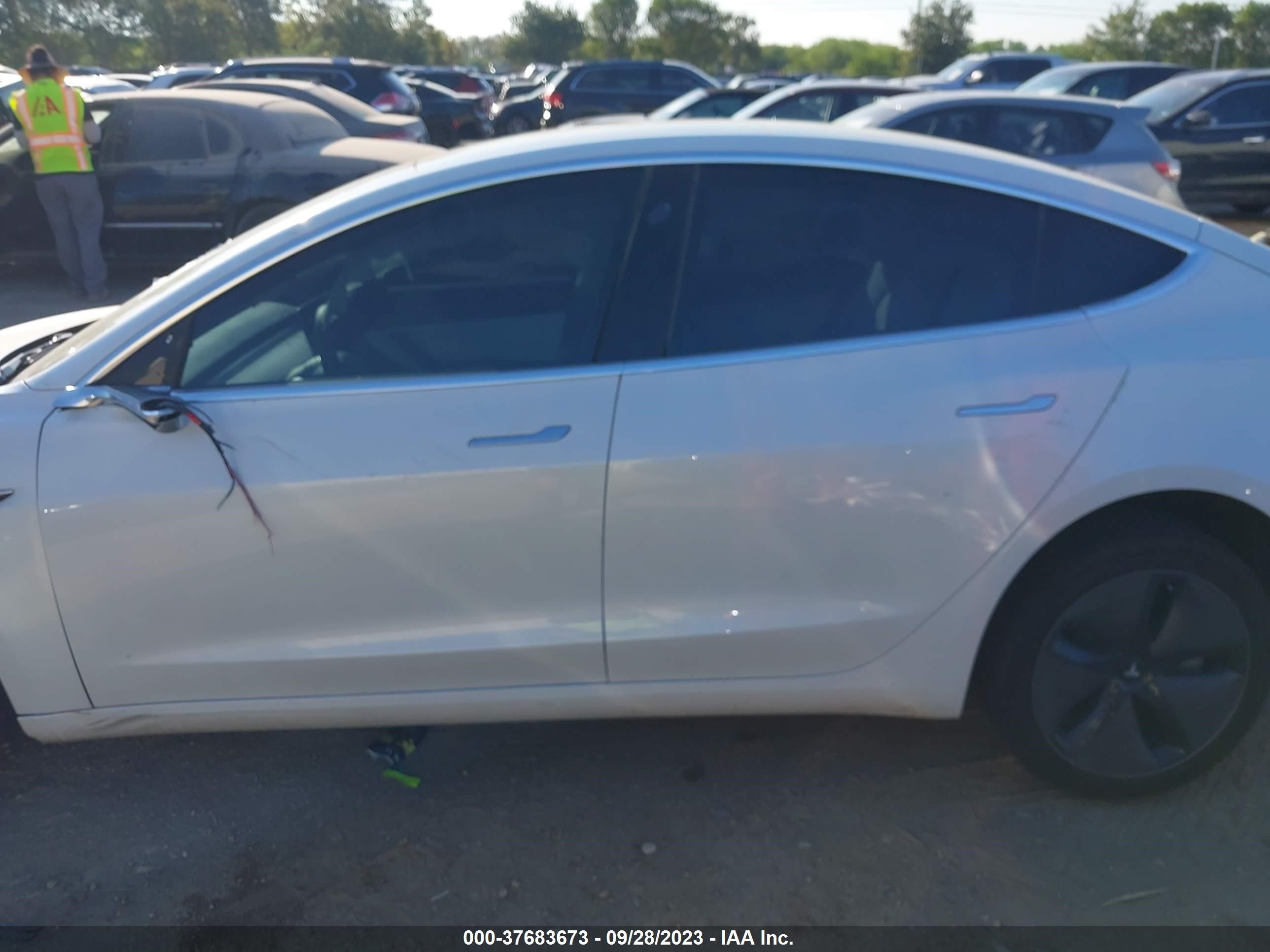 Photo 11 VIN: 5YJ3E1EA7LF710024 - TESLA MODEL 3 