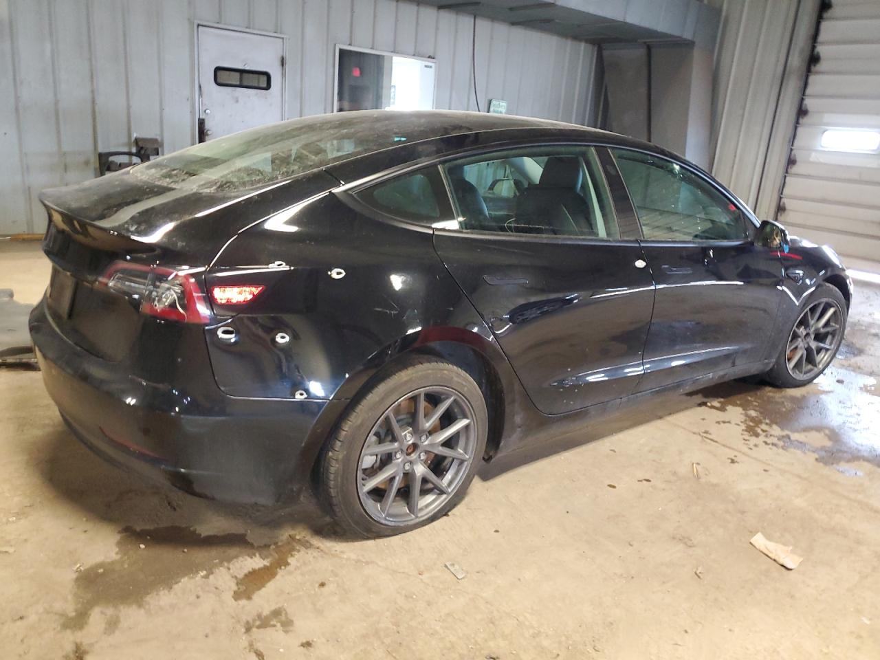 Photo 2 VIN: 5YJ3E1EA7NF371669 - TESLA MODEL 3 