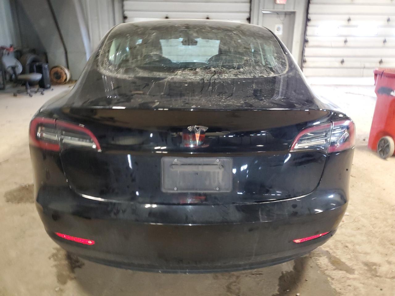 Photo 5 VIN: 5YJ3E1EA7NF371669 - TESLA MODEL 3 