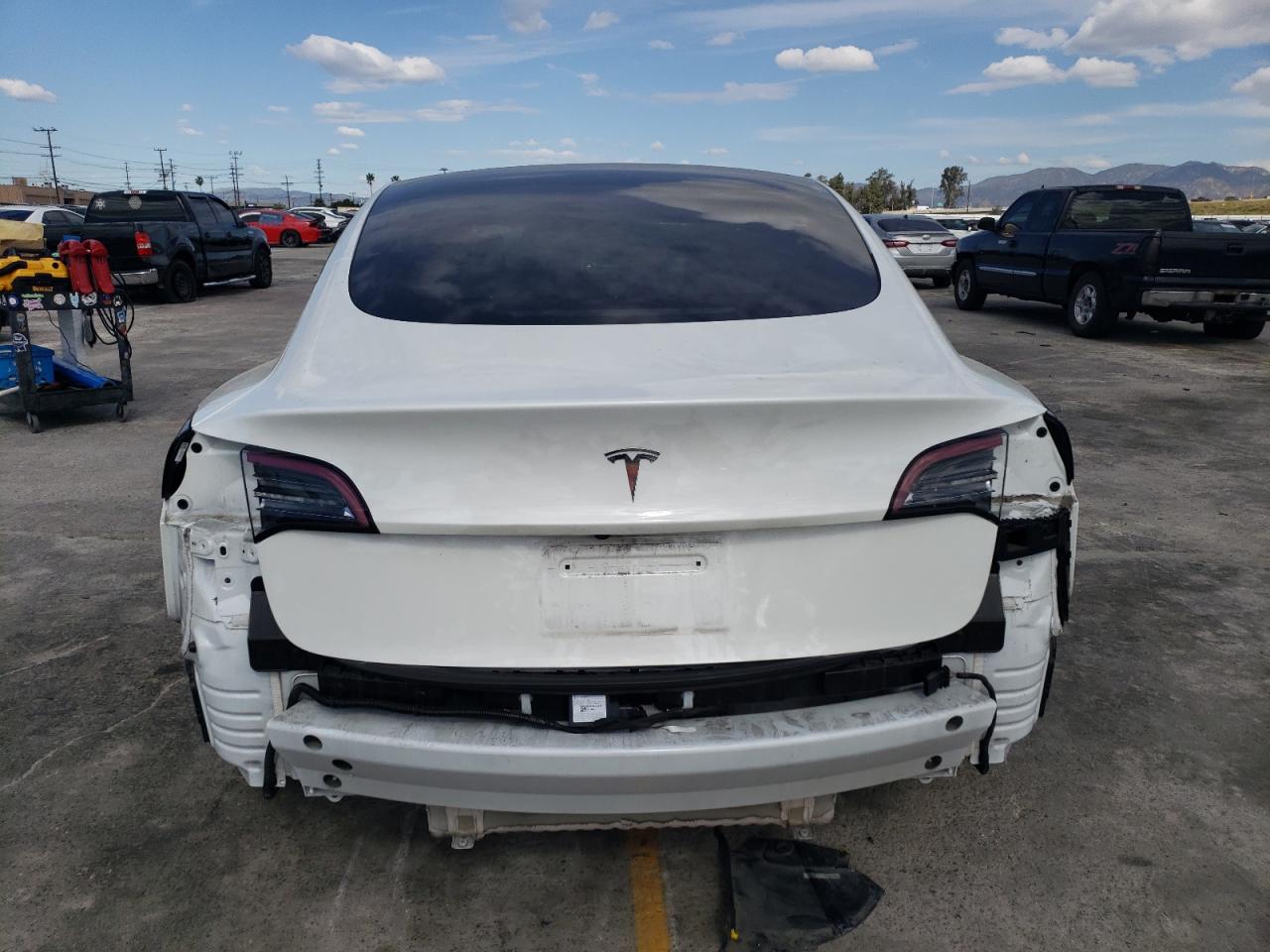 Photo 5 VIN: 5YJ3E1EA7NF374247 - TESLA MODEL 3 