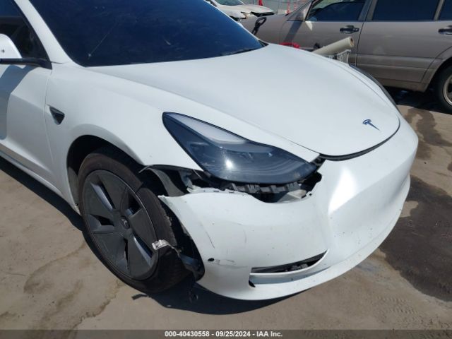 Photo 5 VIN: 5YJ3E1EA7NF374328 - TESLA MODEL 3 