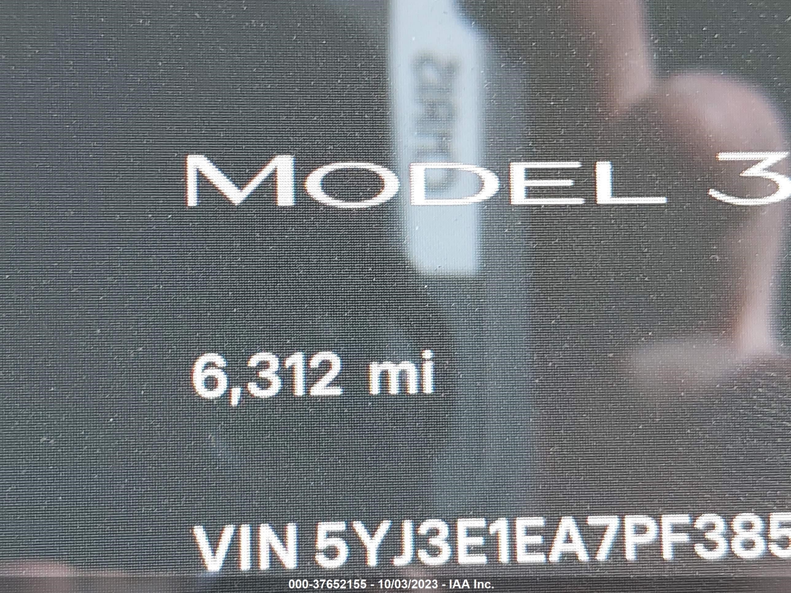 Photo 14 VIN: 5YJ3E1EA7PF385316 - TESLA MODEL 3 