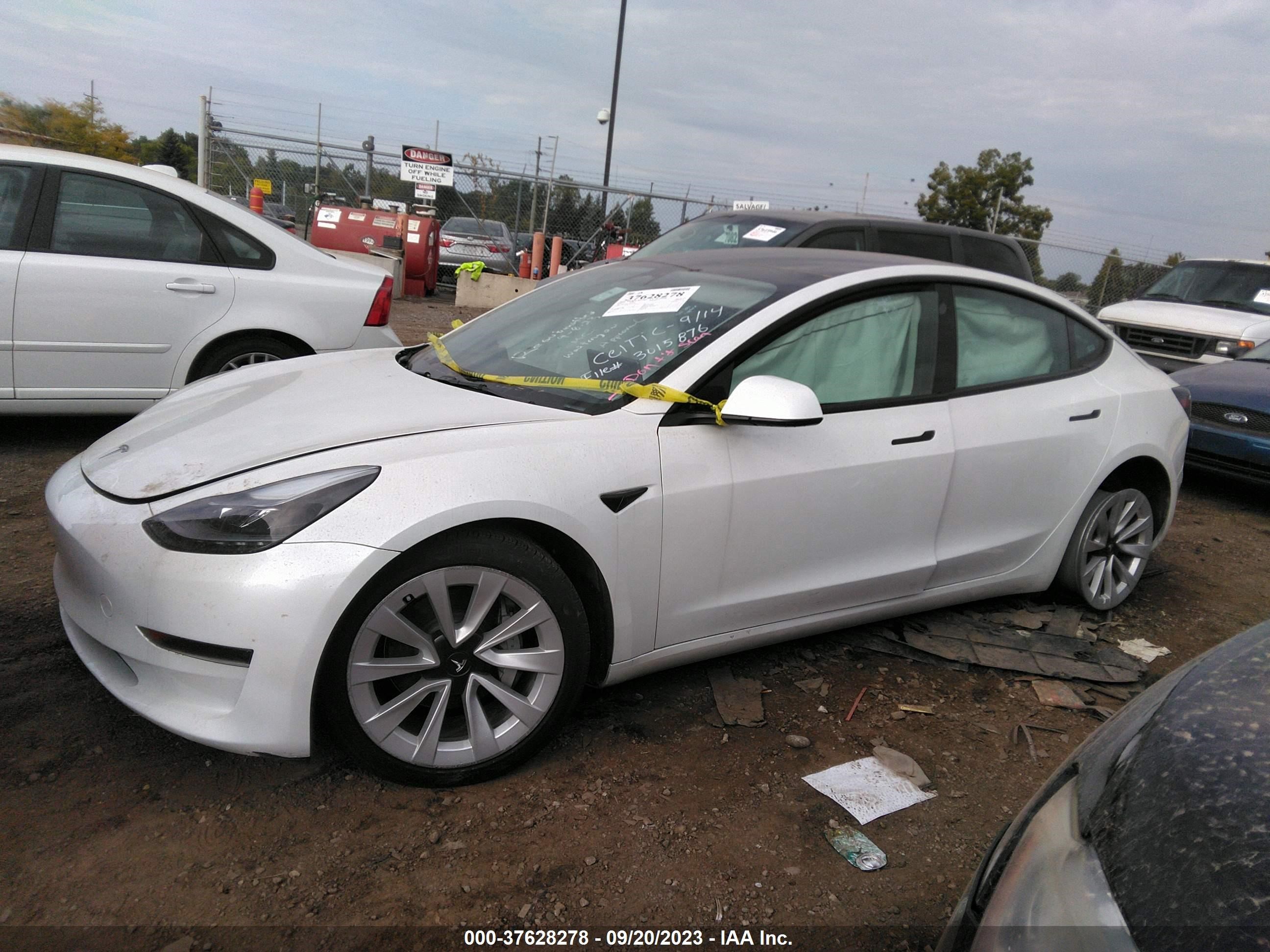 Photo 12 VIN: 5YJ3E1EA7PF426706 - TESLA MODEL 3 