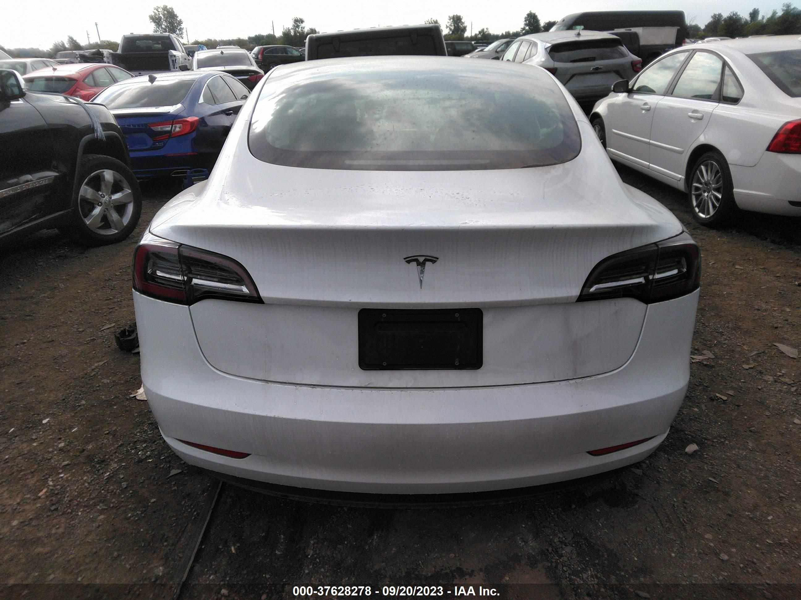 Photo 14 VIN: 5YJ3E1EA7PF426706 - TESLA MODEL 3 