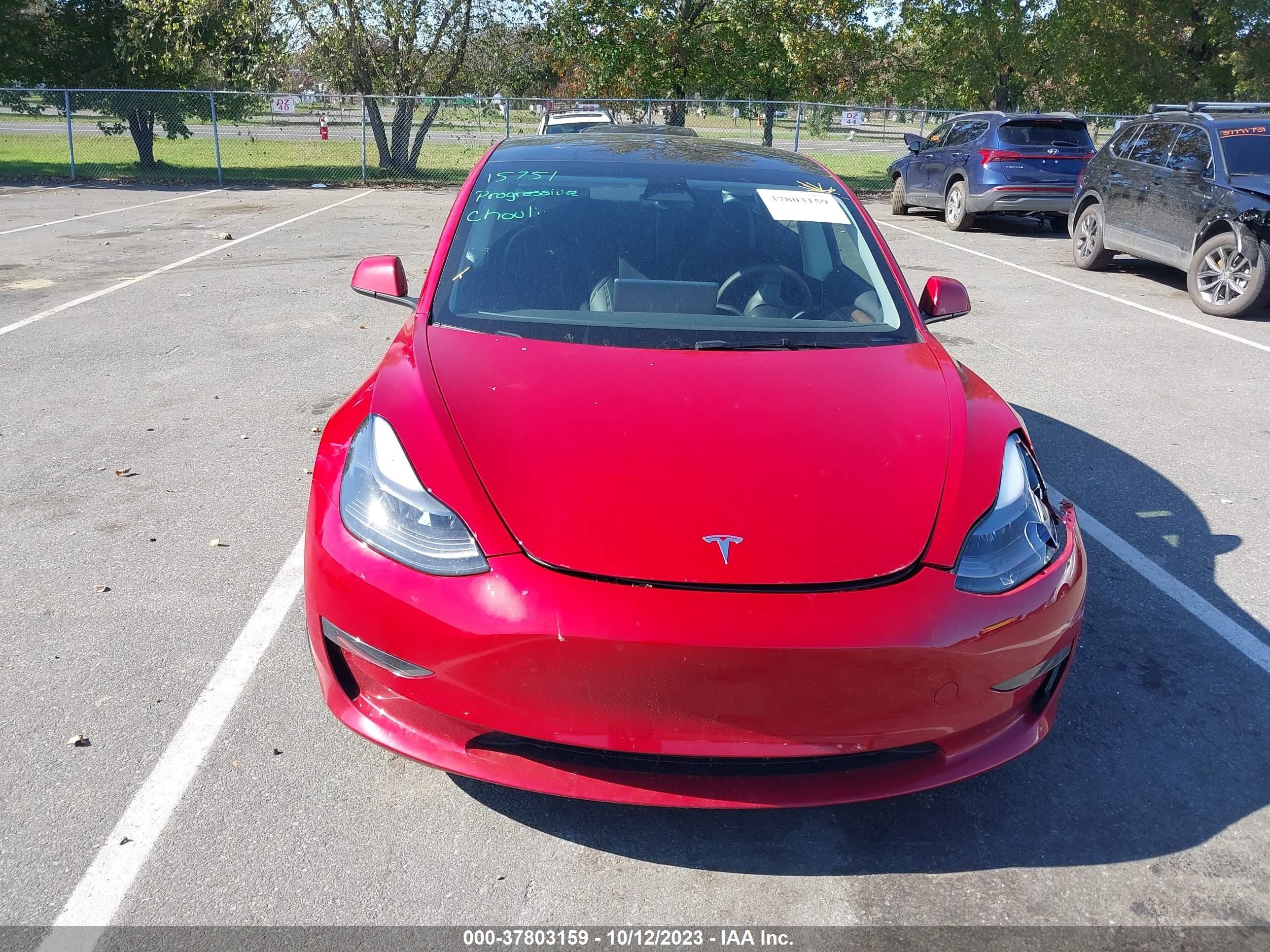 Photo 10 VIN: 5YJ3E1EA7PF555500 - TESLA MODEL 3 