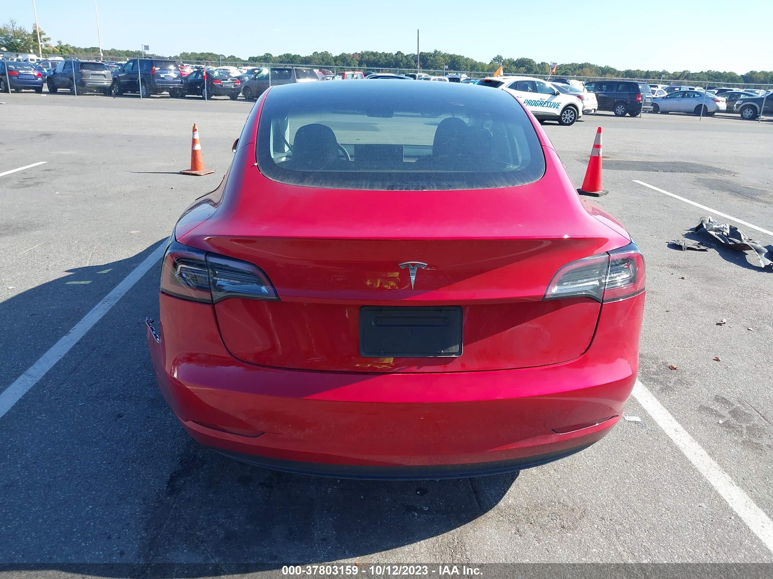 Photo 14 VIN: 5YJ3E1EA7PF555500 - TESLA MODEL 3 