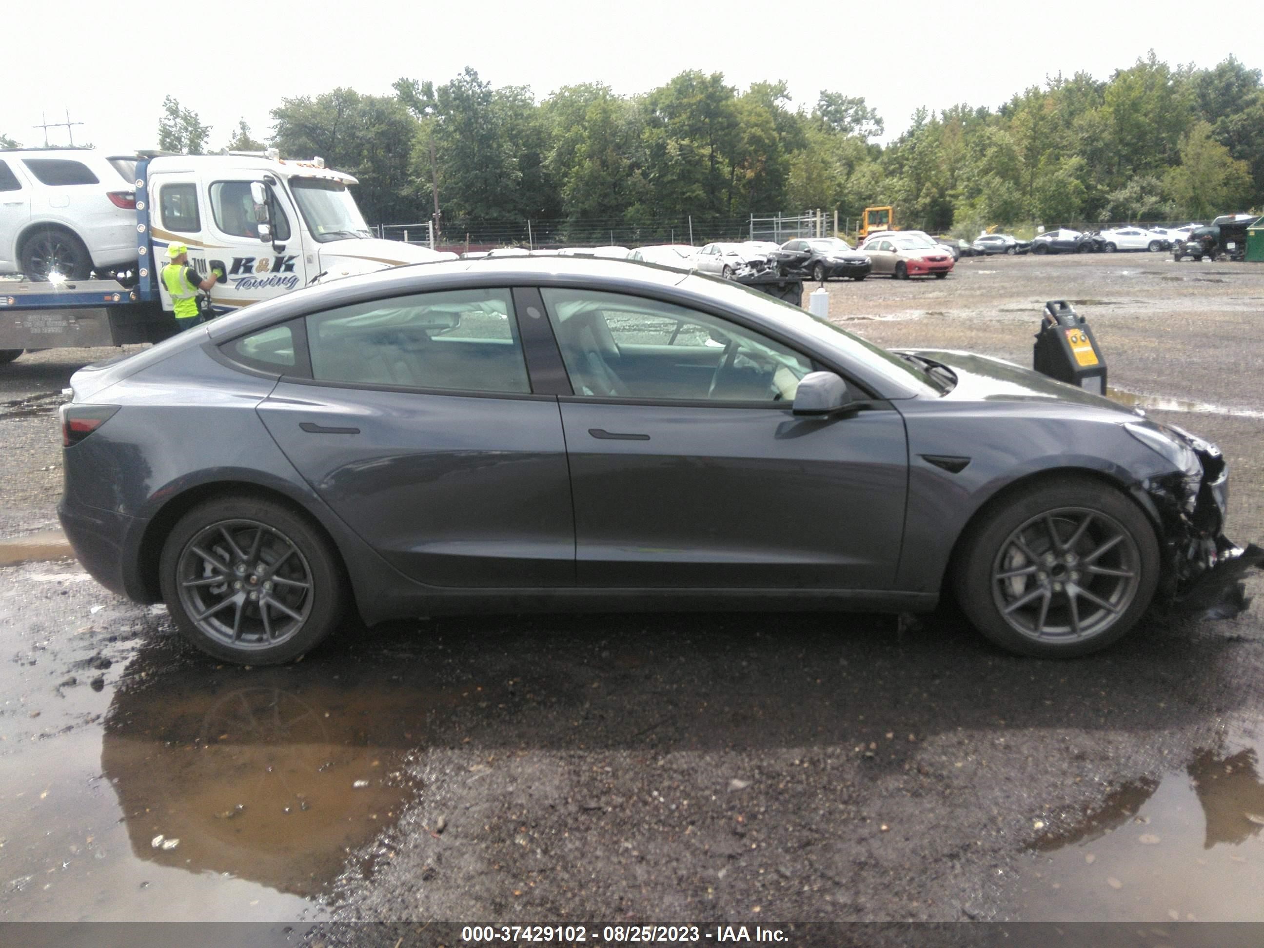 Photo 11 VIN: 5YJ3E1EA7PF555593 - TESLA MODEL 3 