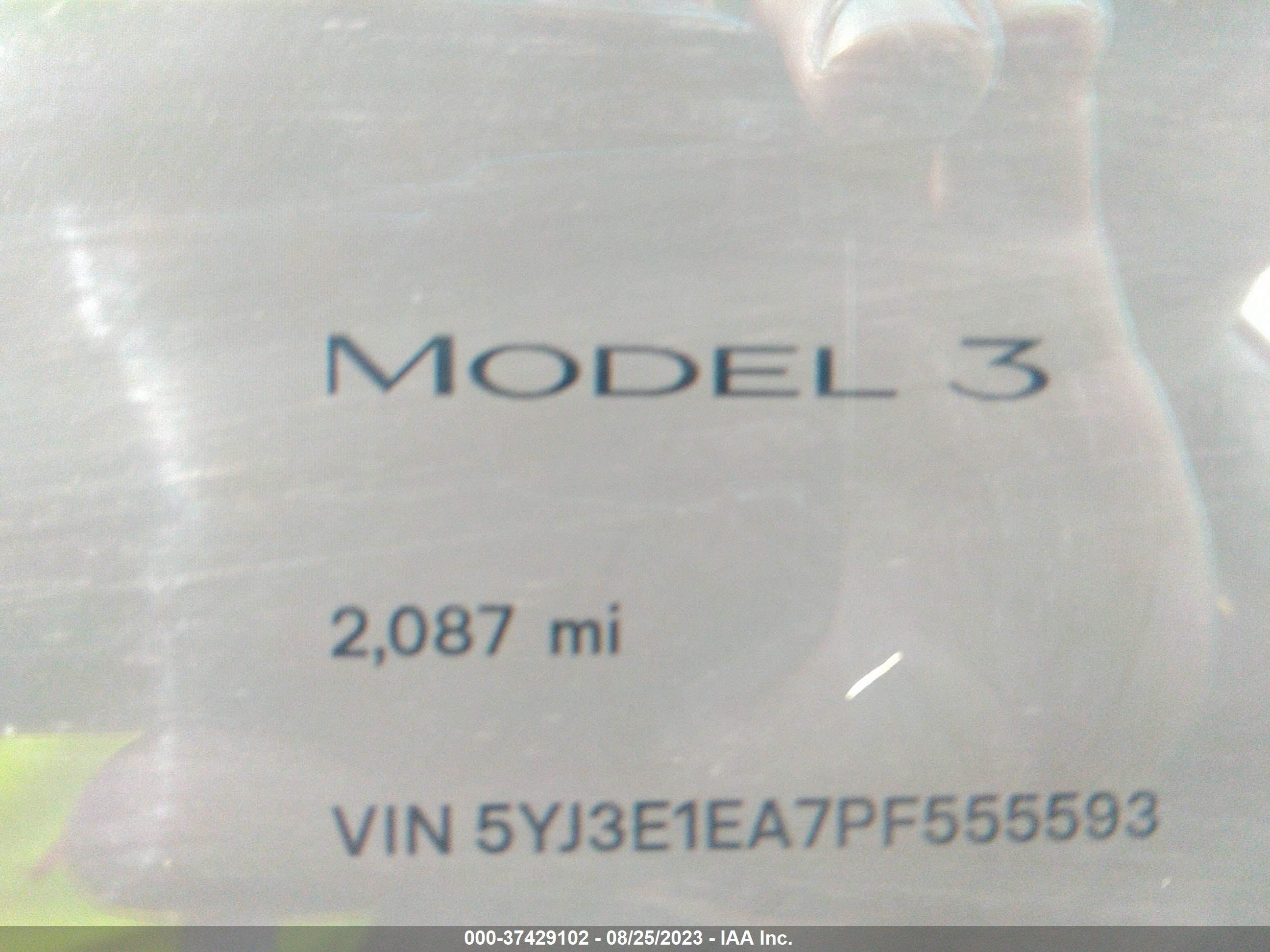 Photo 13 VIN: 5YJ3E1EA7PF555593 - TESLA MODEL 3 