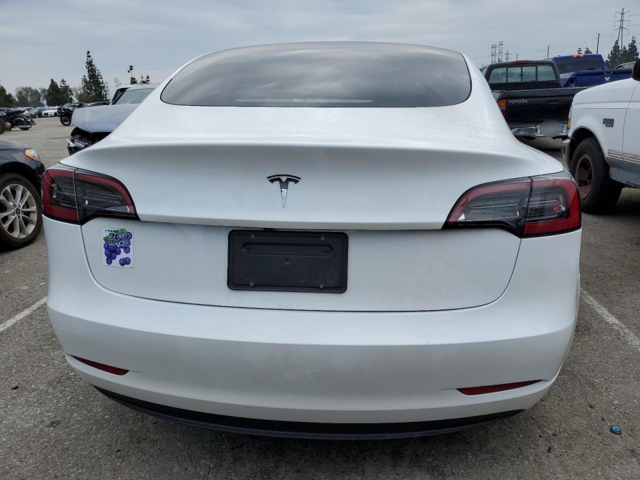 Photo 5 VIN: 5YJ3E1EA7PF618045 - TESLA MODEL 3 