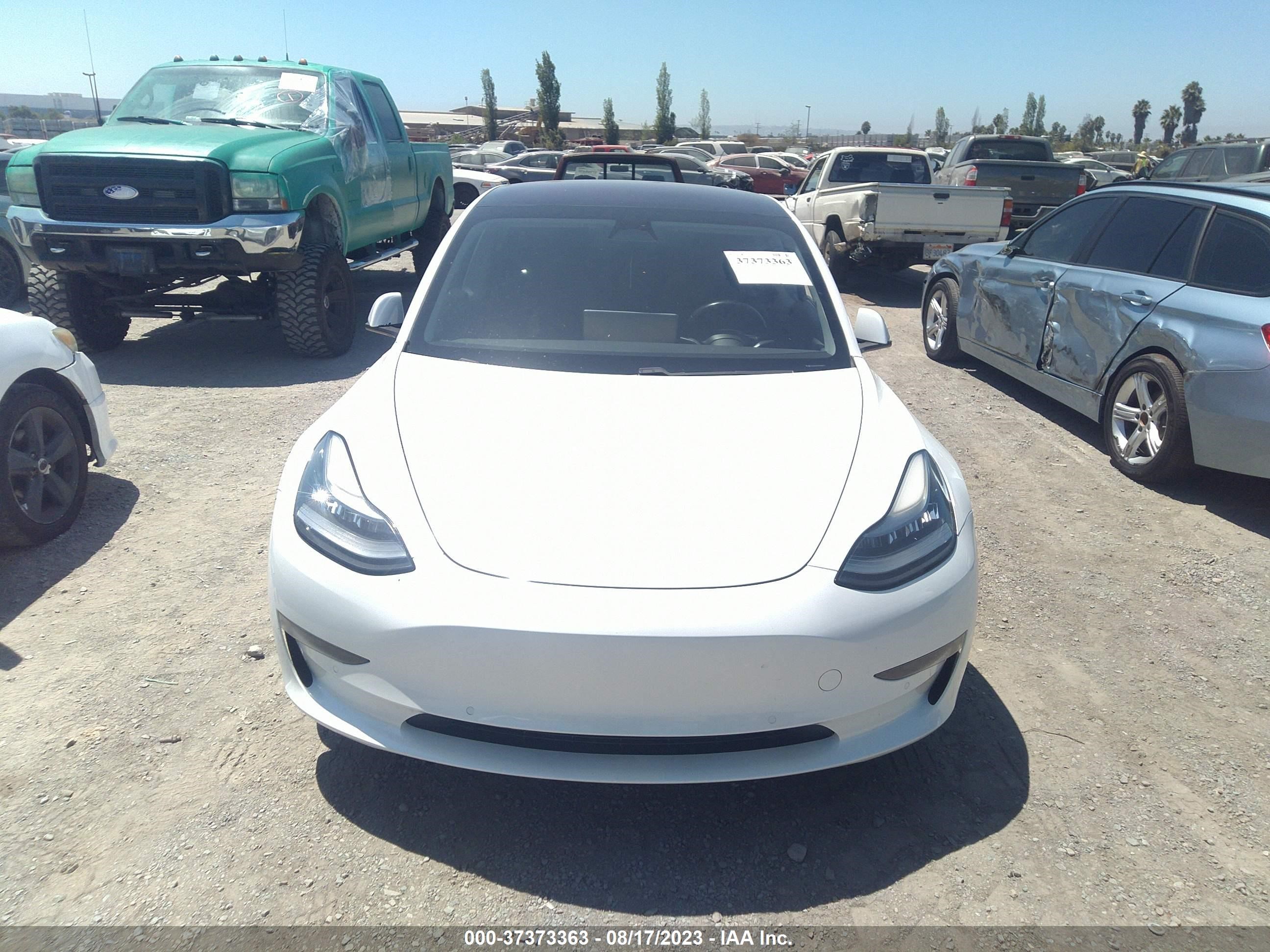 Photo 10 VIN: 5YJ3E1EA8JF009232 - TESLA MODEL 3 