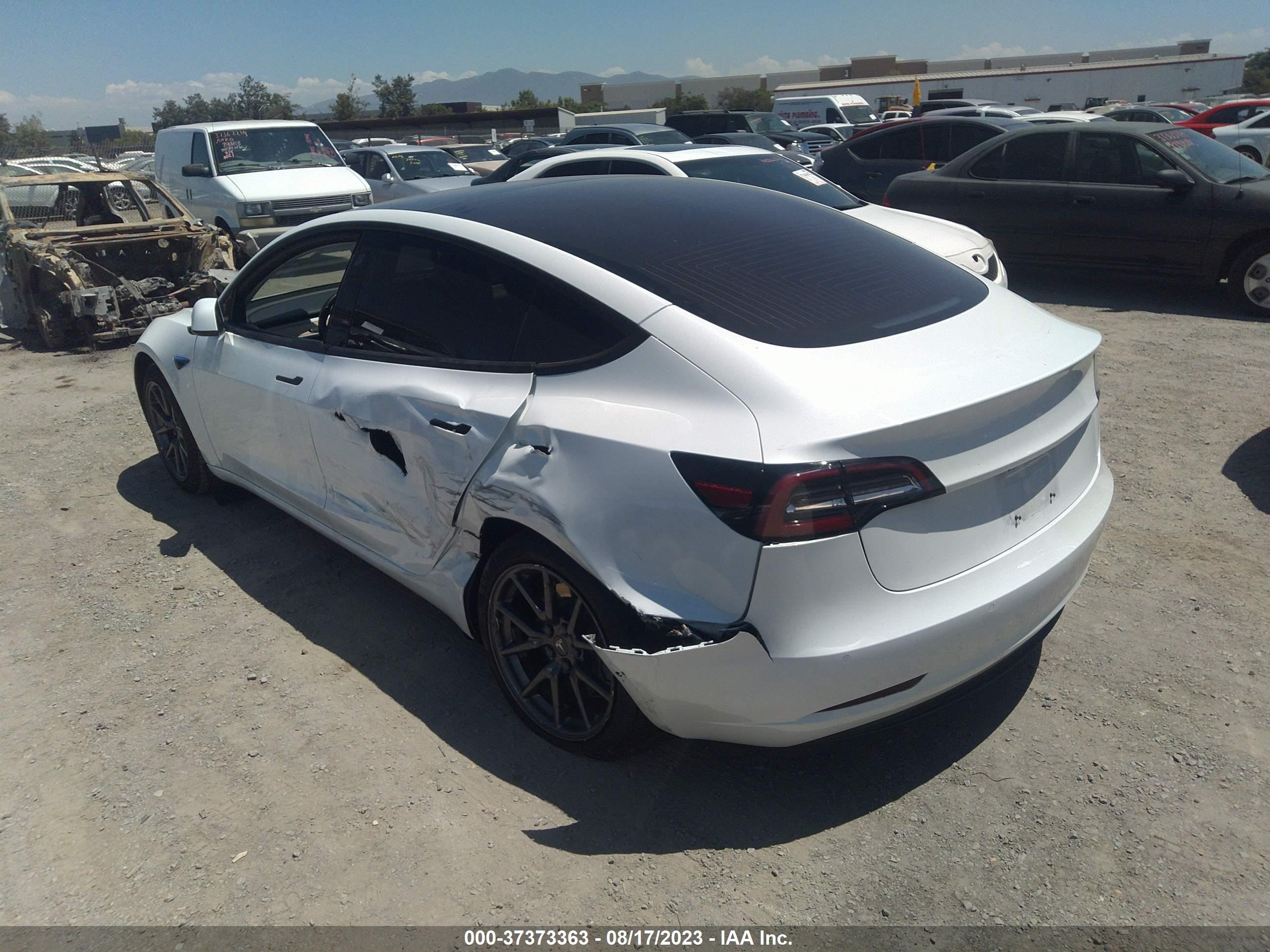 Photo 2 VIN: 5YJ3E1EA8JF009232 - TESLA MODEL 3 