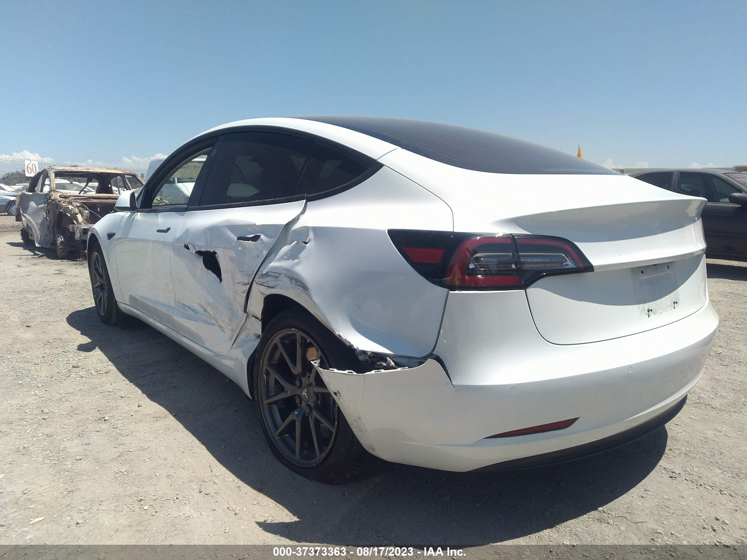 Photo 5 VIN: 5YJ3E1EA8JF009232 - TESLA MODEL 3 