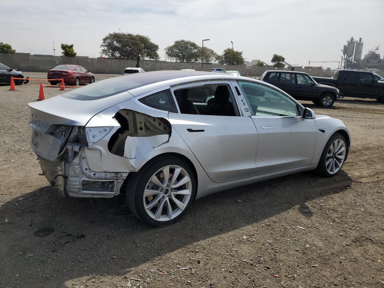 Photo 2 VIN: 5YJ3E1EA8JF012146 - TESLA MODEL 3 