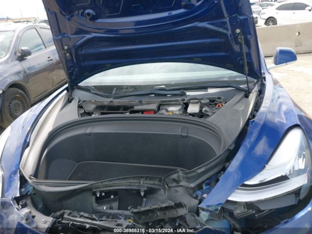 Photo 9 VIN: 5YJ3E1EA8JF035863 - TESLA MODEL 3 