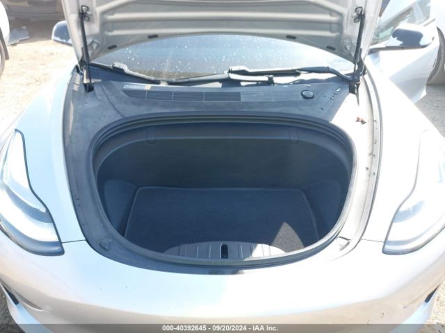 Photo 9 VIN: 5YJ3E1EA8JF037547 - TESLA MODEL 3 