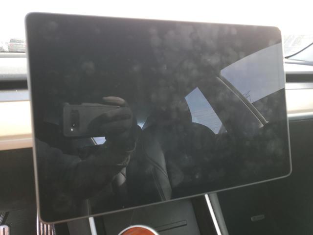 Photo 8 VIN: 5YJ3E1EA8JF040321 - TESLA MODEL 3 