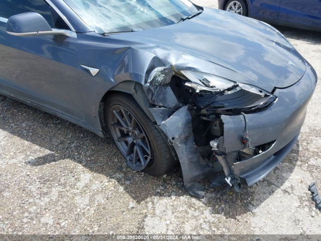 Photo 5 VIN: 5YJ3E1EA8JF041095 - TESLA MODEL 3 