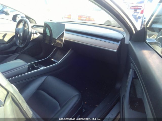 Photo 4 VIN: 5YJ3E1EA8JF042697 - TESLA MODEL 3 