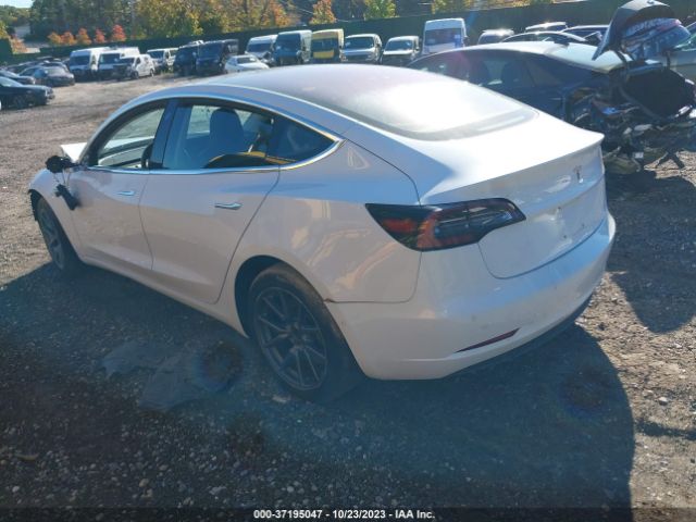 Photo 2 VIN: 5YJ3E1EA8JF046085 - TESLA MODEL 3 