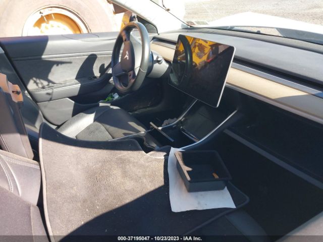 Photo 4 VIN: 5YJ3E1EA8JF046085 - TESLA MODEL 3 