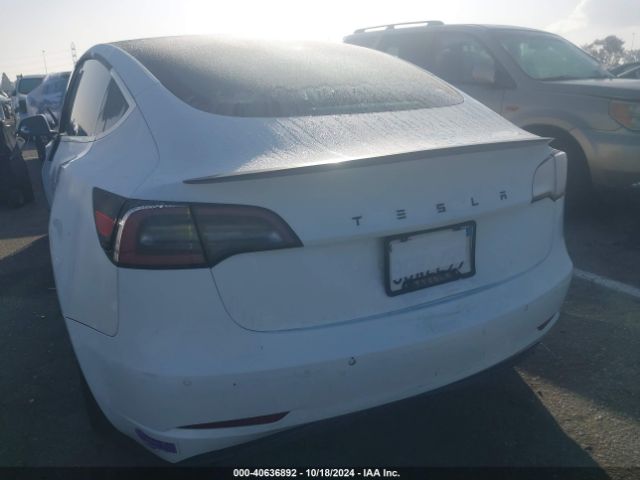 Photo 5 VIN: 5YJ3E1EA8JF062450 - TESLA MODEL 3 