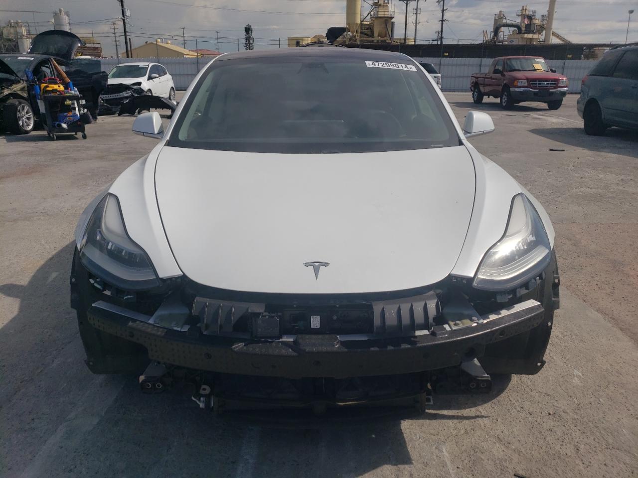 Photo 4 VIN: 5YJ3E1EA8JF076056 - TESLA MODEL 3 