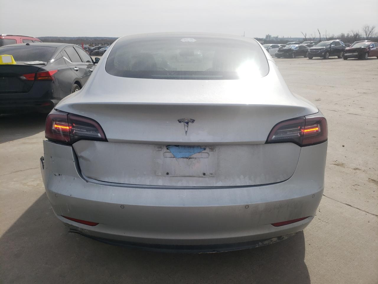 Photo 5 VIN: 5YJ3E1EA8JF098879 - TESLA MODEL 3 