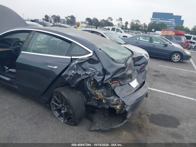 Photo 5 VIN: 5YJ3E1EA8JF123909 - TESLA MODEL 3 