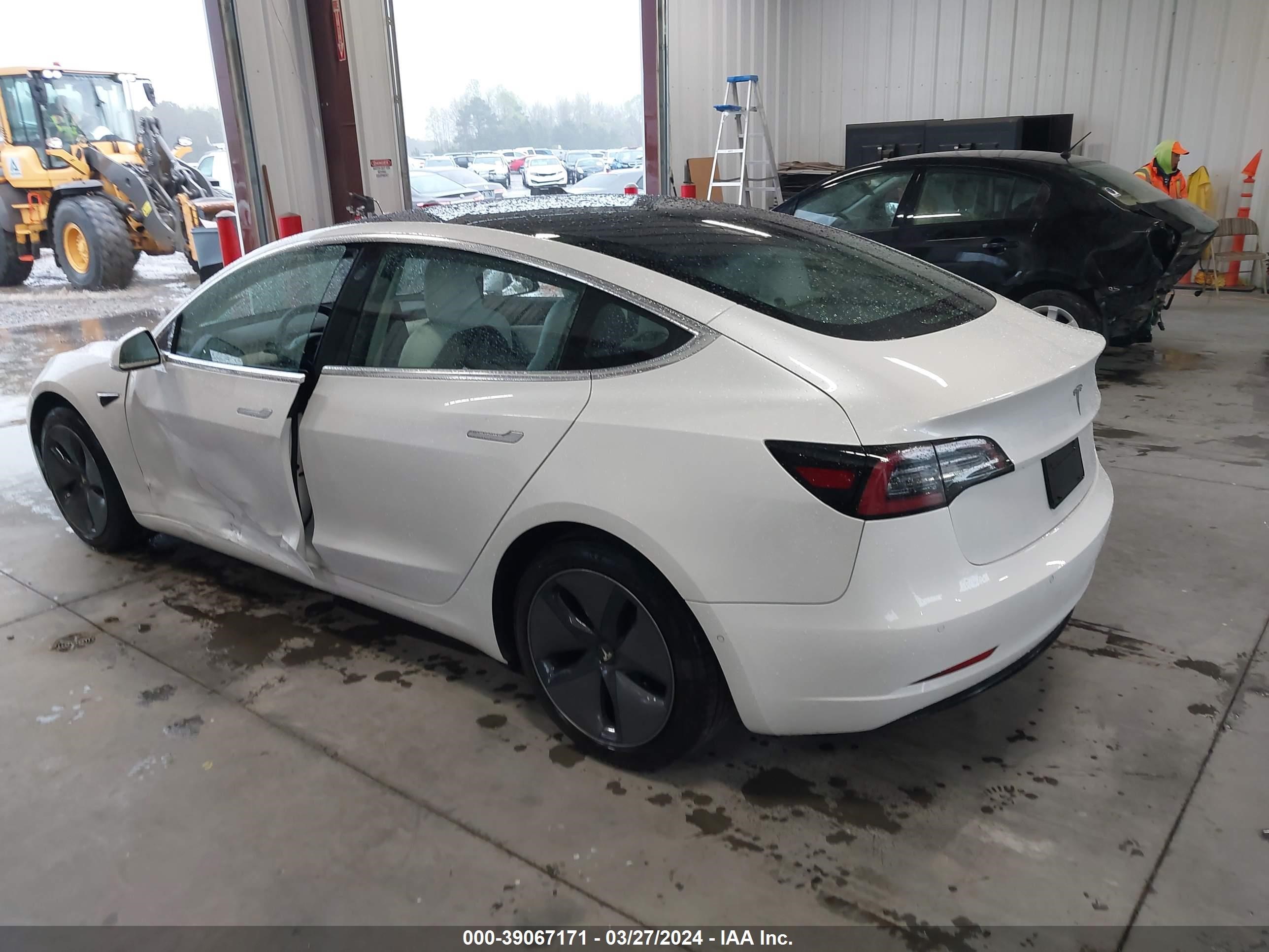 Photo 2 VIN: 5YJ3E1EA8LF738205 - TESLA MODEL 3 