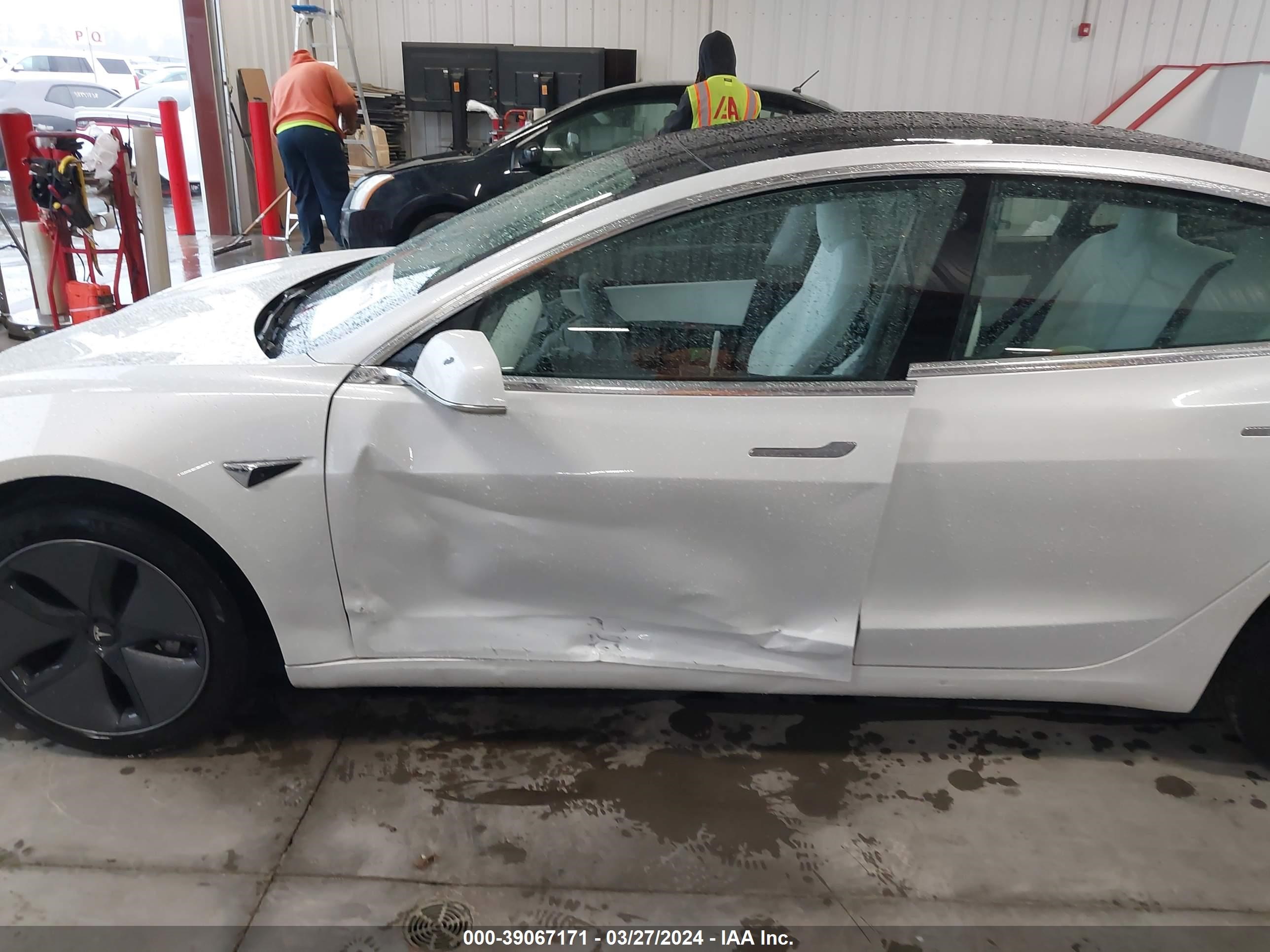 Photo 5 VIN: 5YJ3E1EA8LF738205 - TESLA MODEL 3 