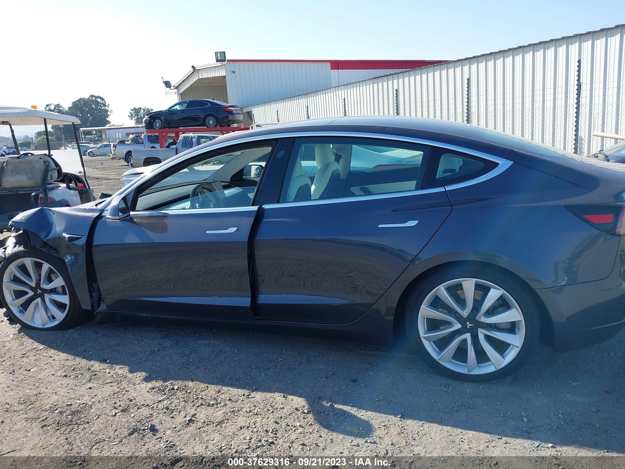 Photo 12 VIN: 5YJ3E1EA8LF744098 - TESLA MODEL 3 