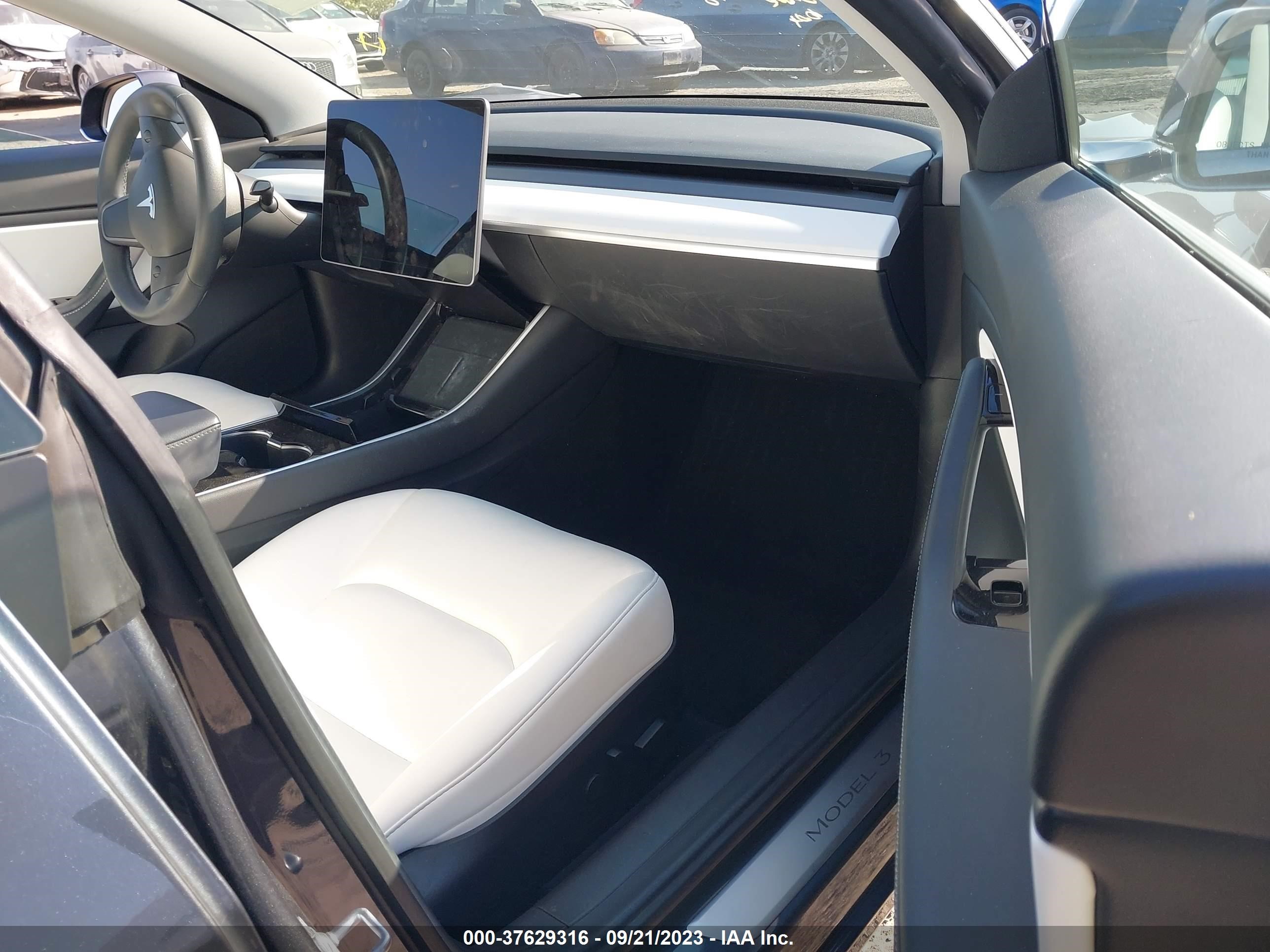 Photo 4 VIN: 5YJ3E1EA8LF744098 - TESLA MODEL 3 