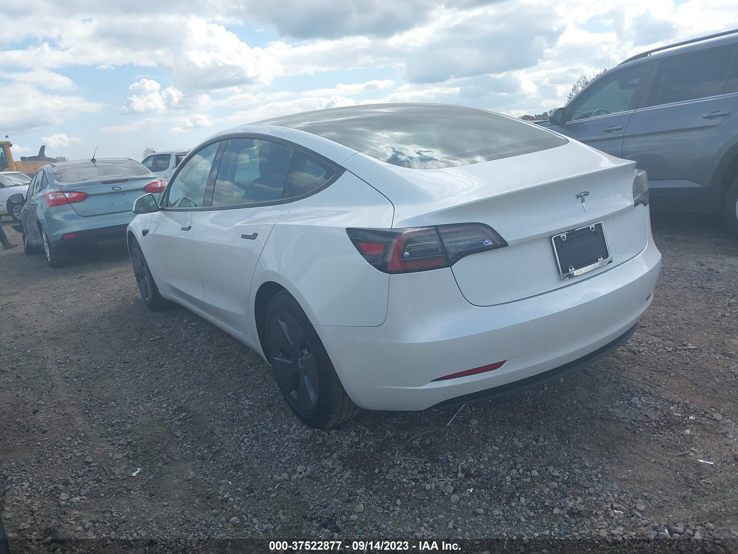 Photo 2 VIN: 5YJ3E1EA8MF098207 - TESLA MODEL 3 