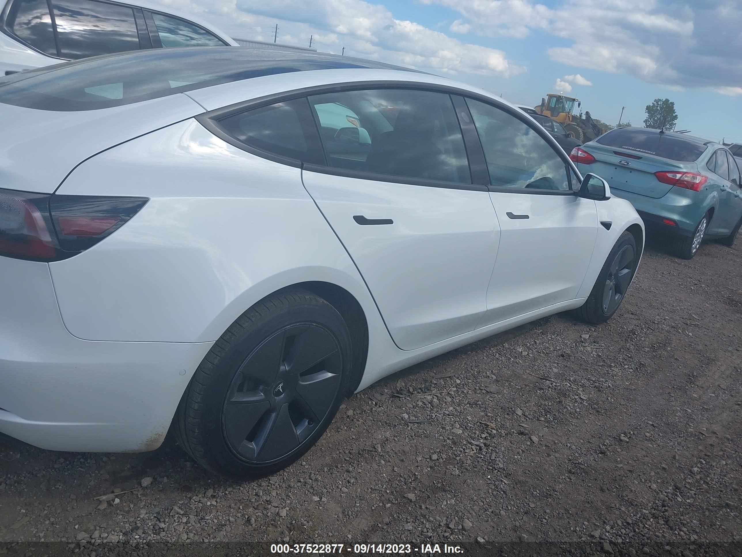 Photo 3 VIN: 5YJ3E1EA8MF098207 - TESLA MODEL 3 