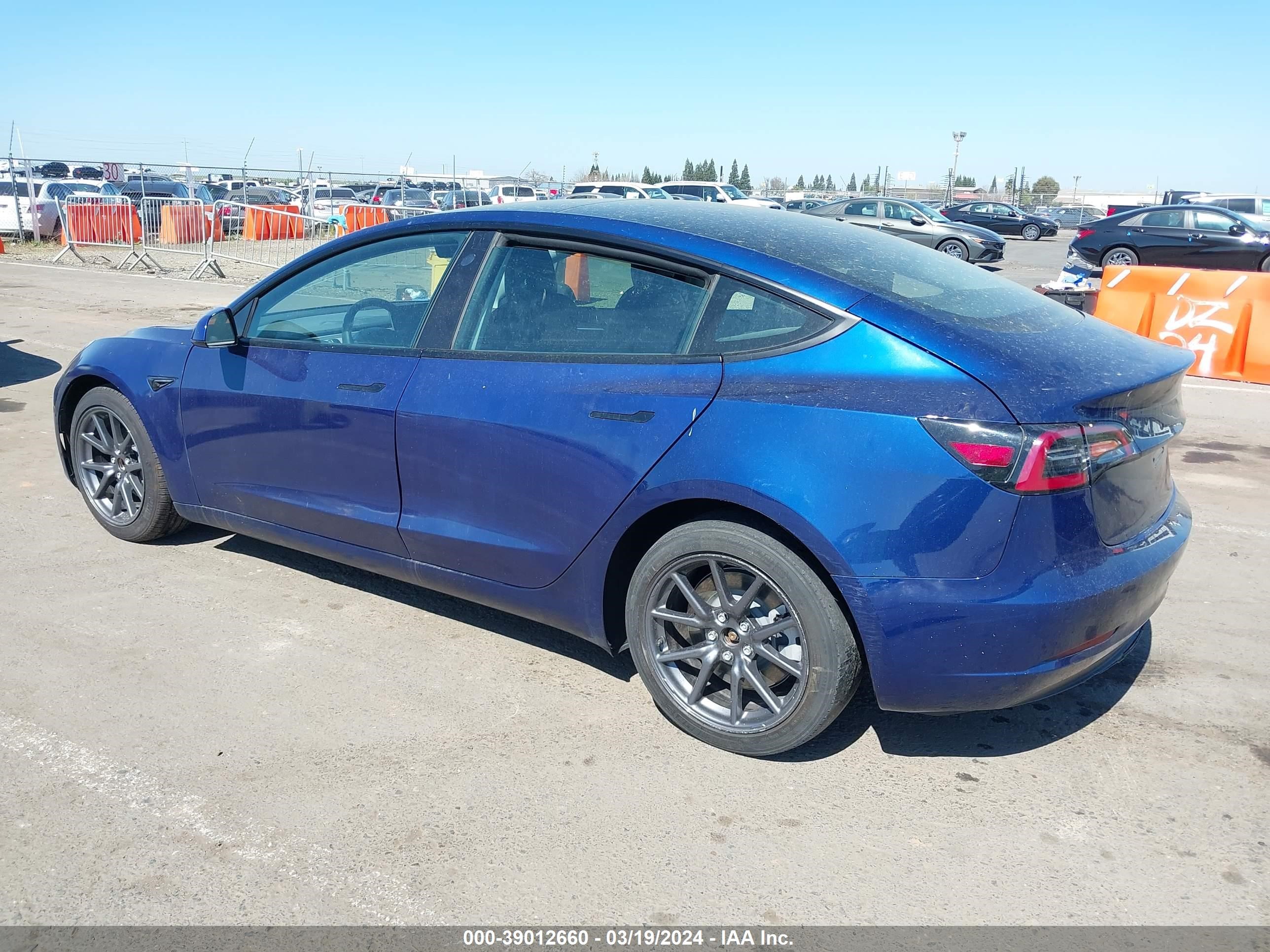 Photo 2 VIN: 5YJ3E1EA8NF304384 - TESLA MODEL 3 