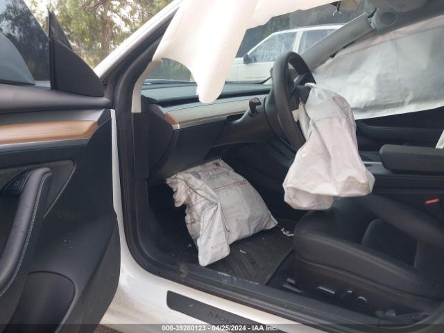 Photo 4 VIN: 5YJ3E1EA8NF358333 - TESLA MODEL 3 