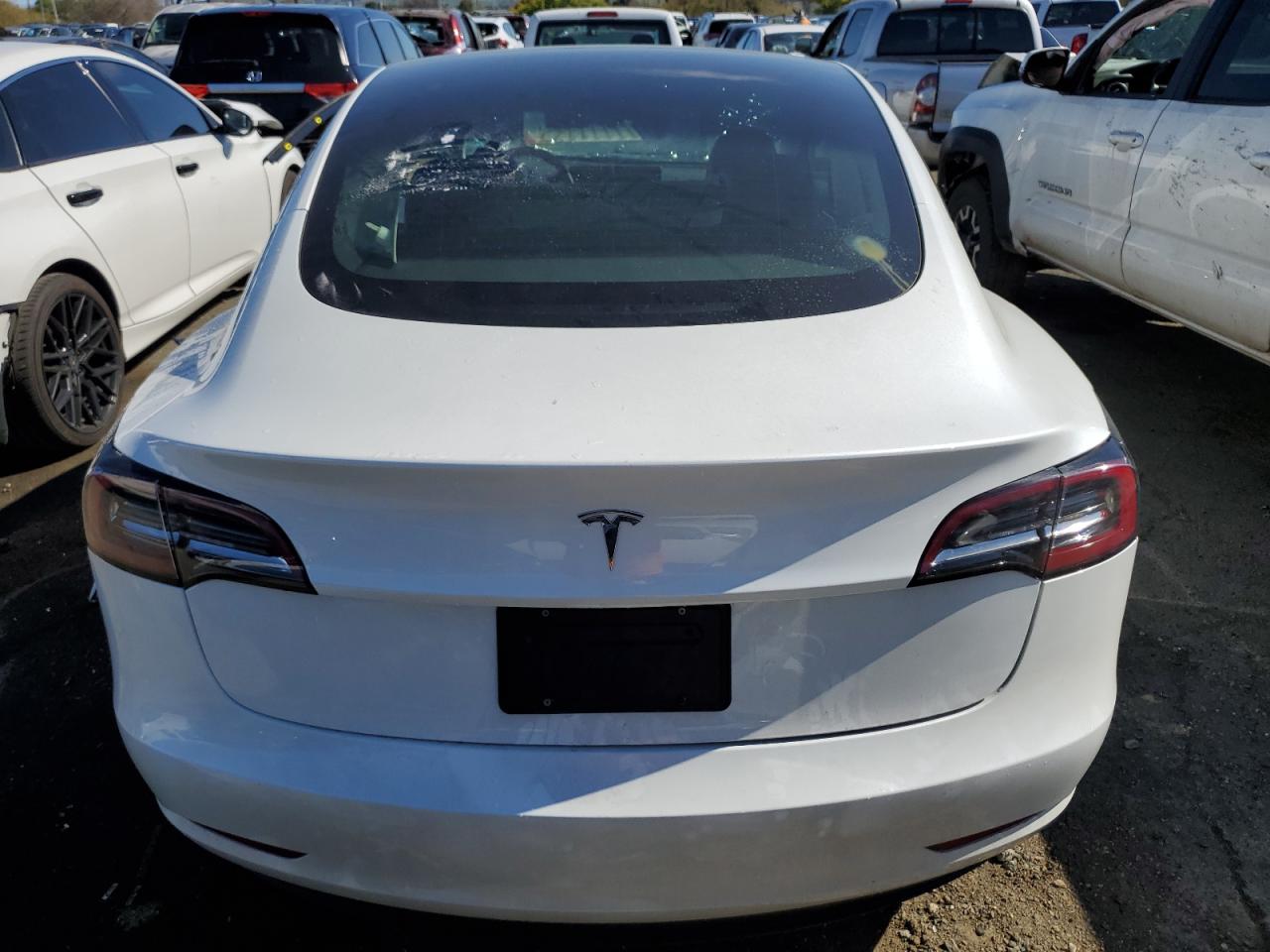 Photo 5 VIN: 5YJ3E1EA8PF430425 - TESLA MODEL 3 