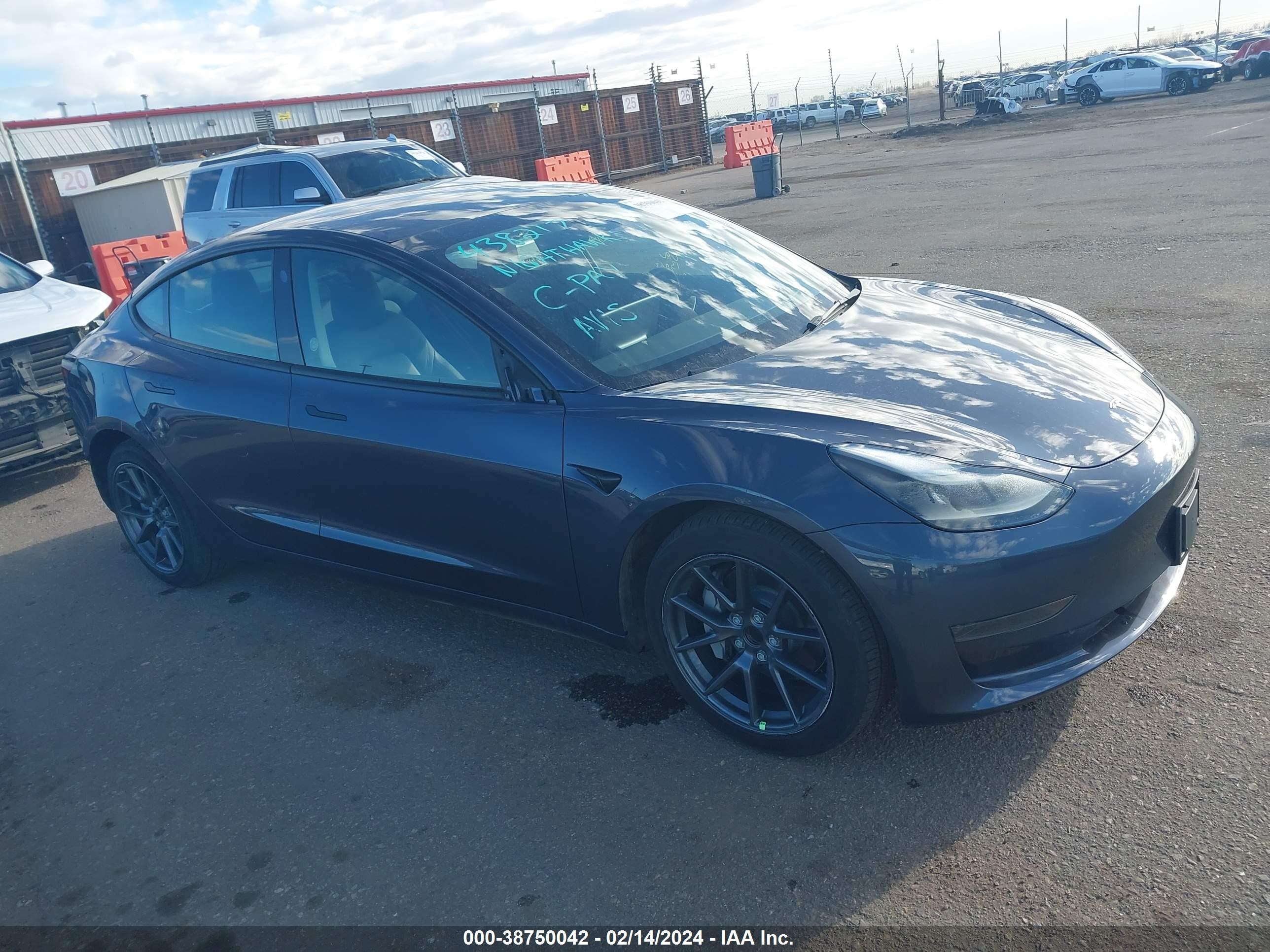 Photo 0 VIN: 5YJ3E1EA8PF438217 - TESLA MODEL 3 