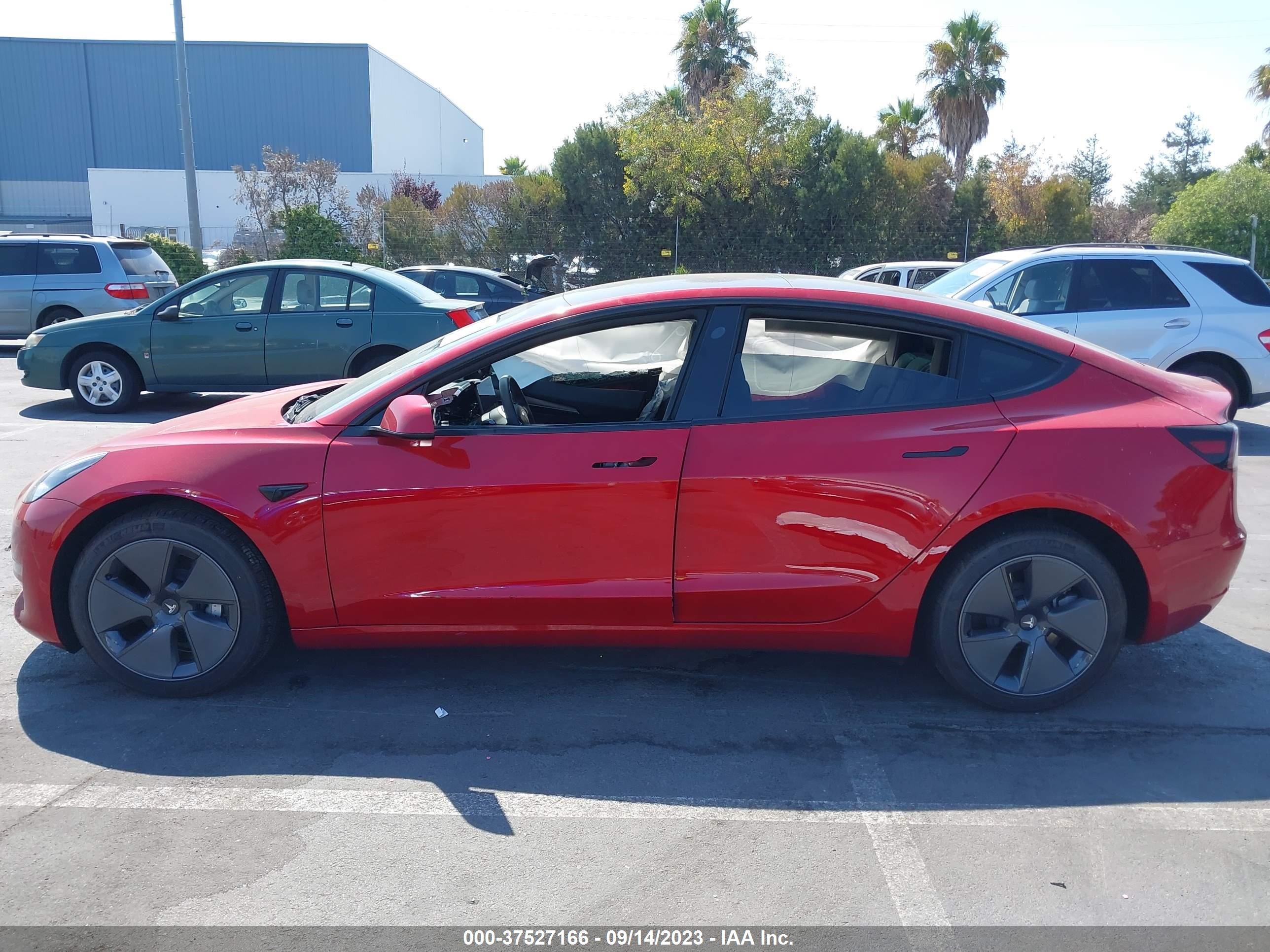 Photo 12 VIN: 5YJ3E1EA8PF486137 - TESLA MODEL 3 