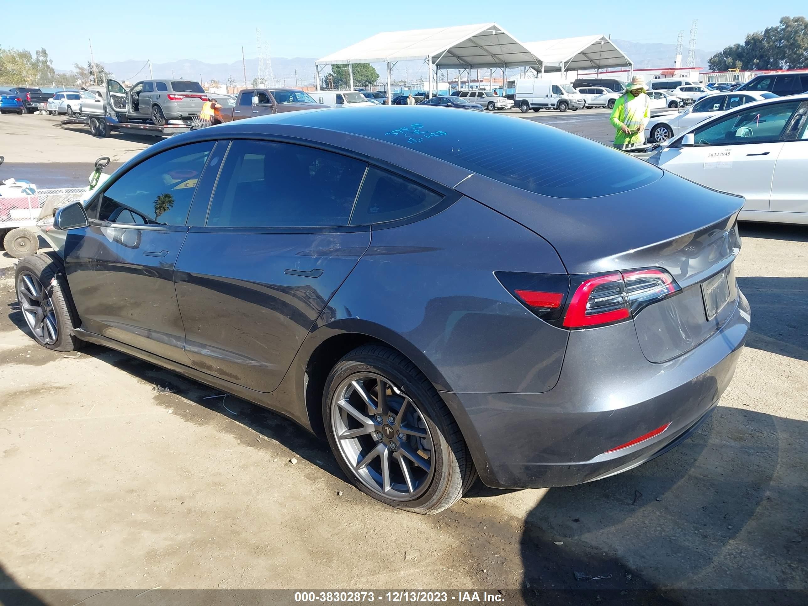 Photo 2 VIN: 5YJ3E1EA8PF494335 - TESLA MODEL 3 