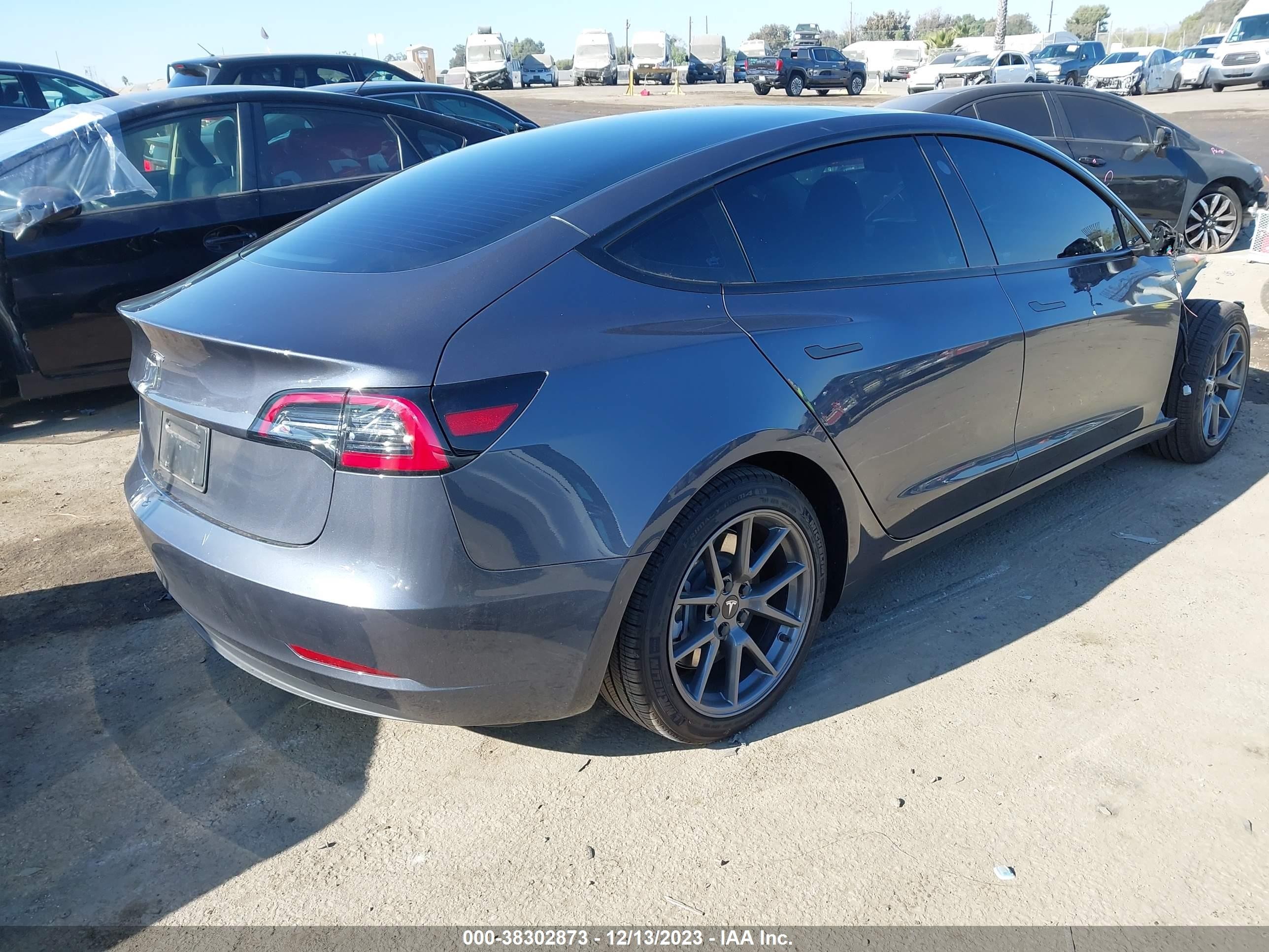 Photo 3 VIN: 5YJ3E1EA8PF494335 - TESLA MODEL 3 