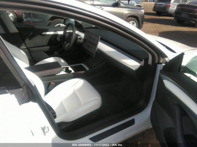 Photo 4 VIN: 5YJ3E1EA8PF562049 - TESLA MODEL 3 