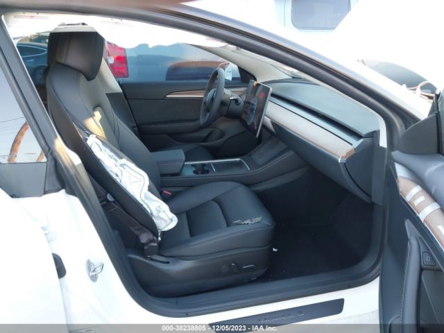 Photo 4 VIN: 5YJ3E1EA8PF622525 - TESLA MODEL 3 