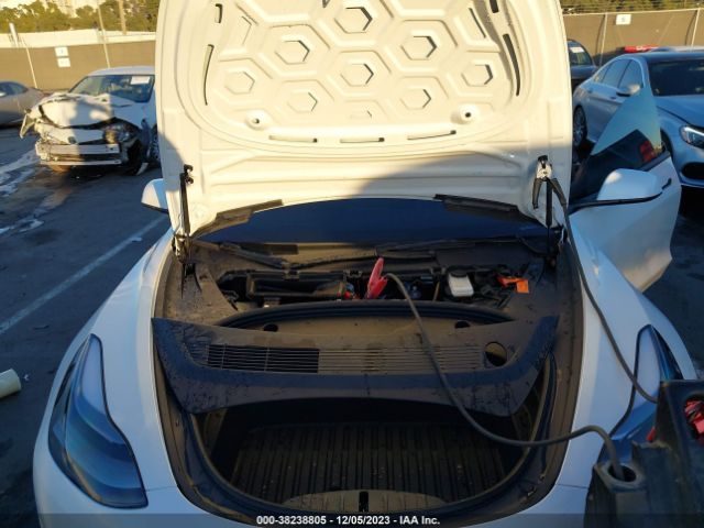 Photo 9 VIN: 5YJ3E1EA8PF622525 - TESLA MODEL 3 